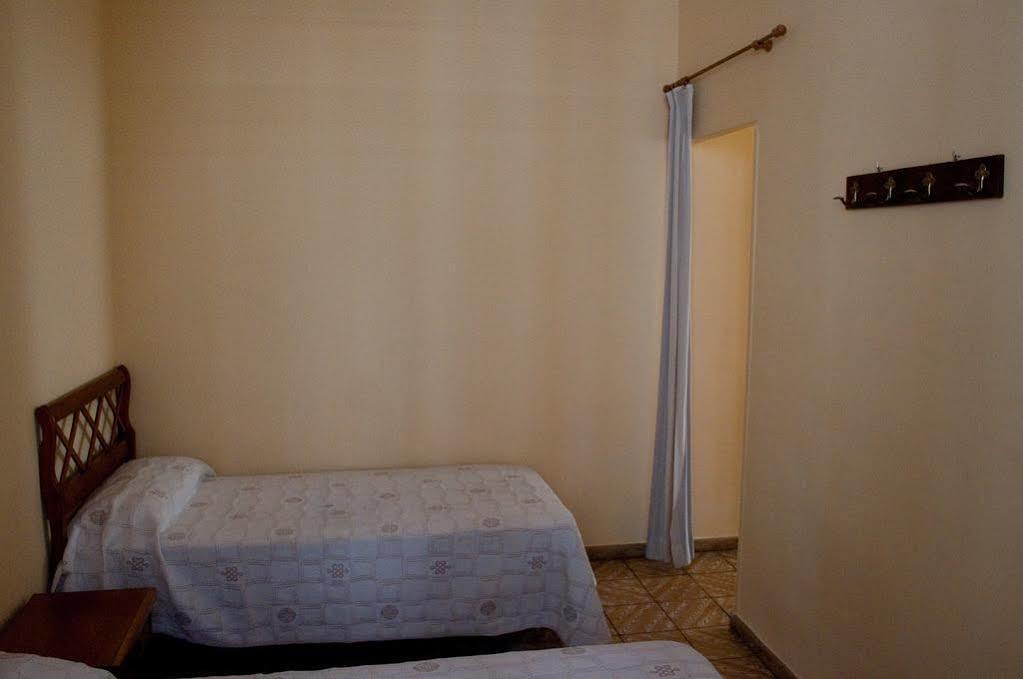 Hostal Yolanda มาดริด ภายนอก รูปภาพ